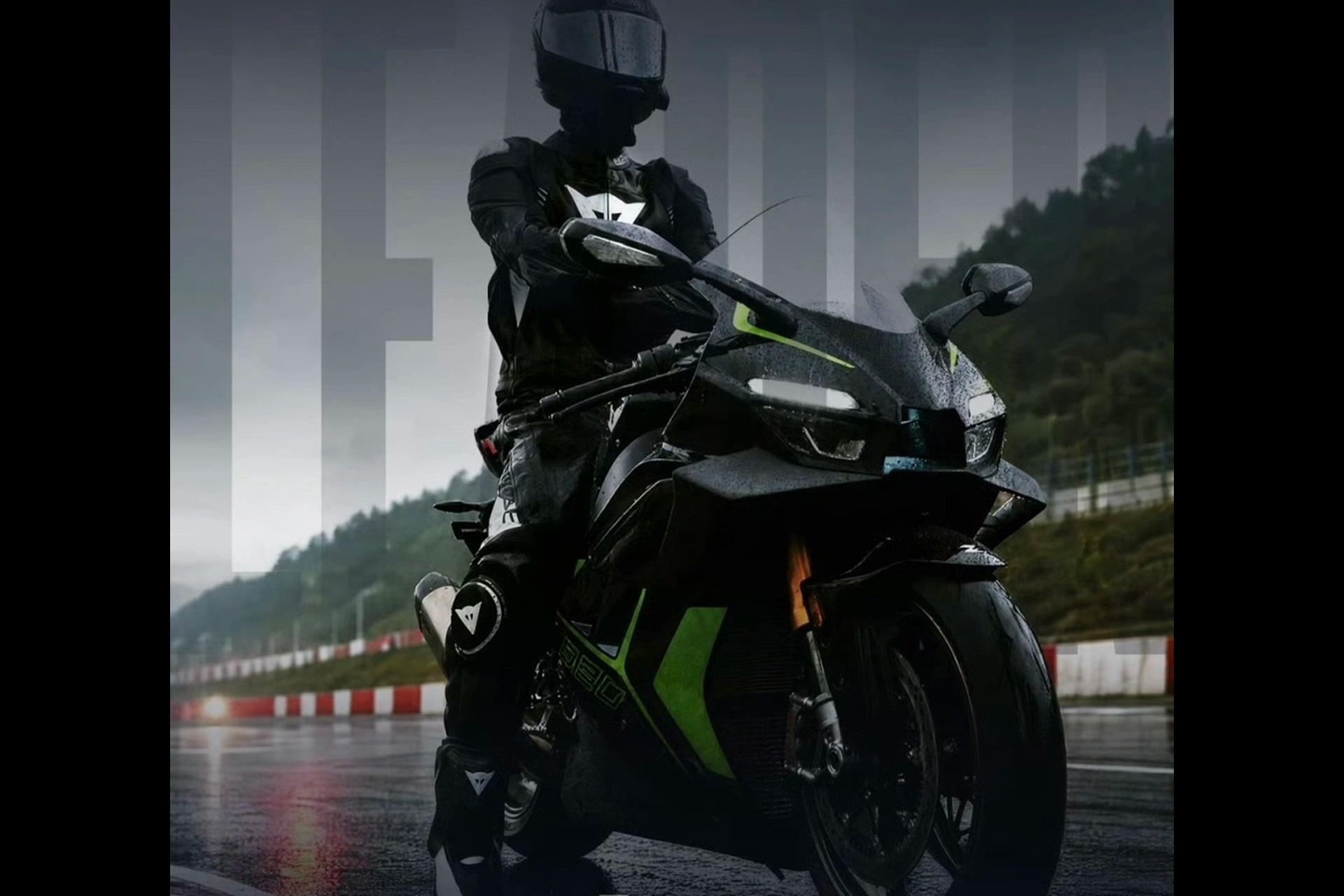 ZXMoto ups the ante with its new 820RR-R, an improved version of the standard version of the model