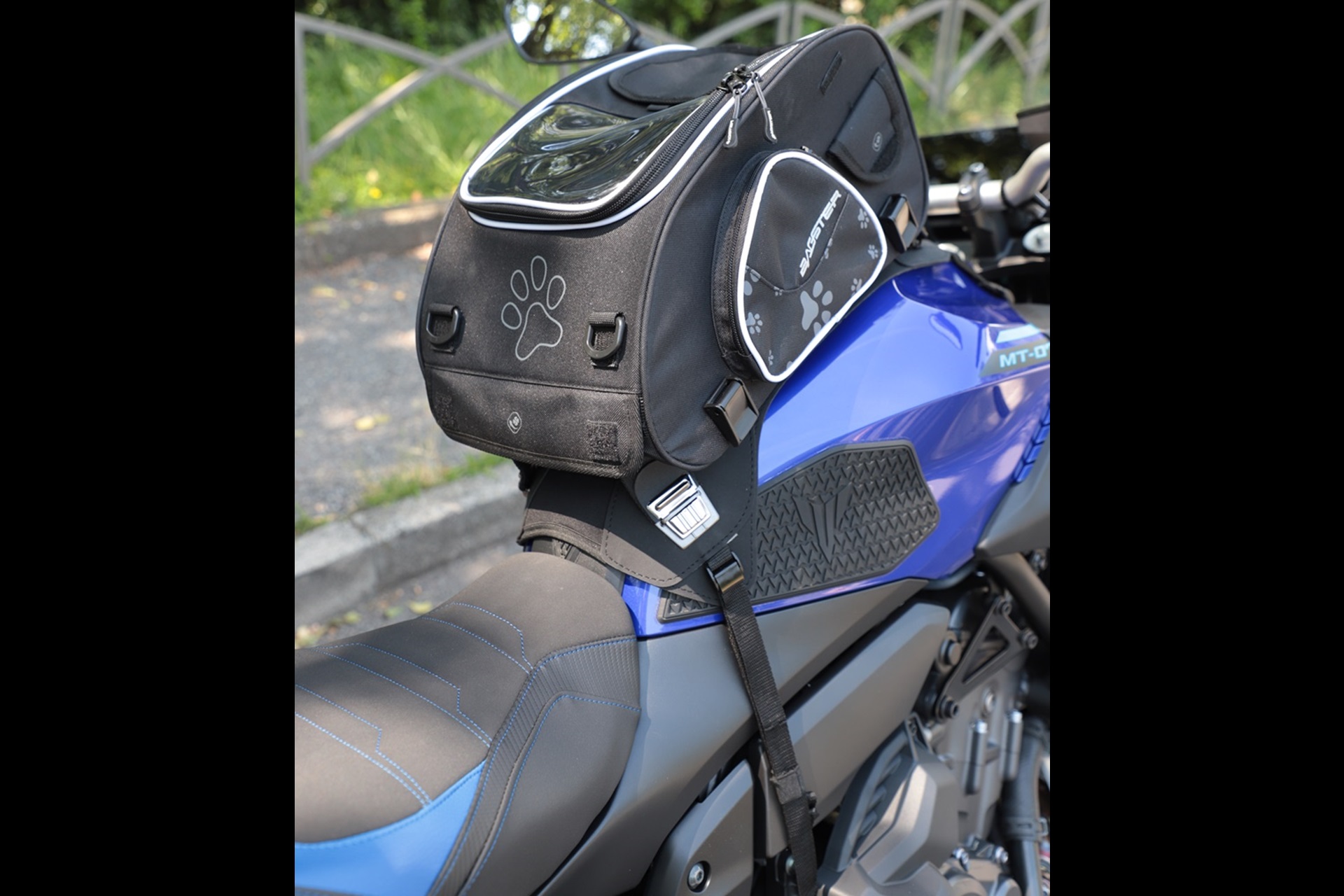 Bagster Puppy tank bag: sharing the passion of motorcycles with our faithful companion