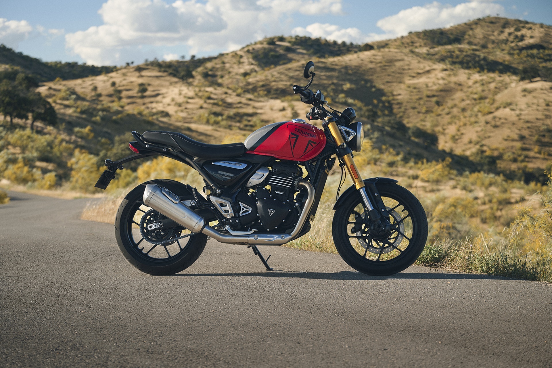 Triumph 2027 color range: Six models debut new finishes and graphics