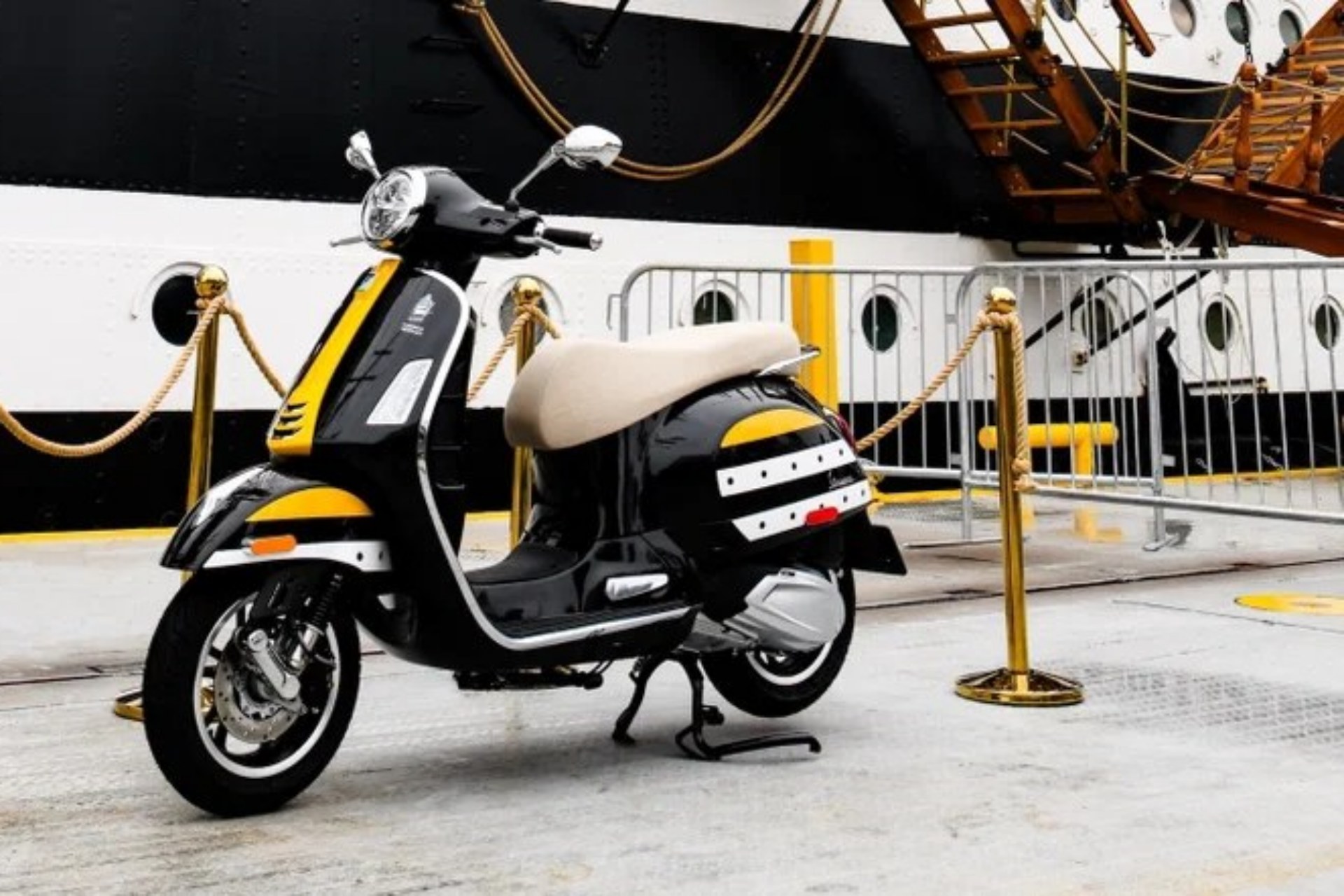 Vespa Piaggio Amerigo Vespucci New York