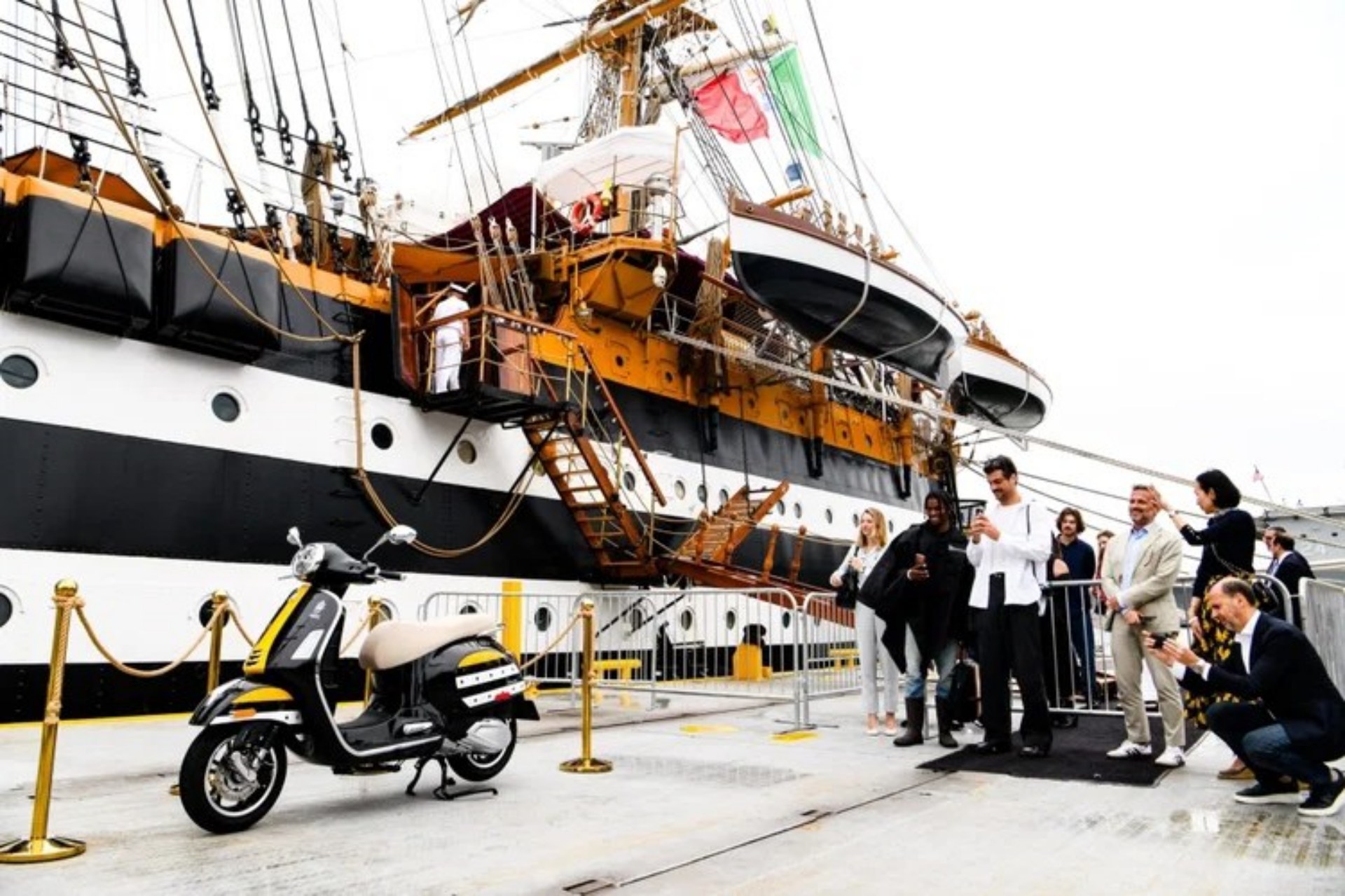 Vespa Piaggio Amerigo Vespucci New York