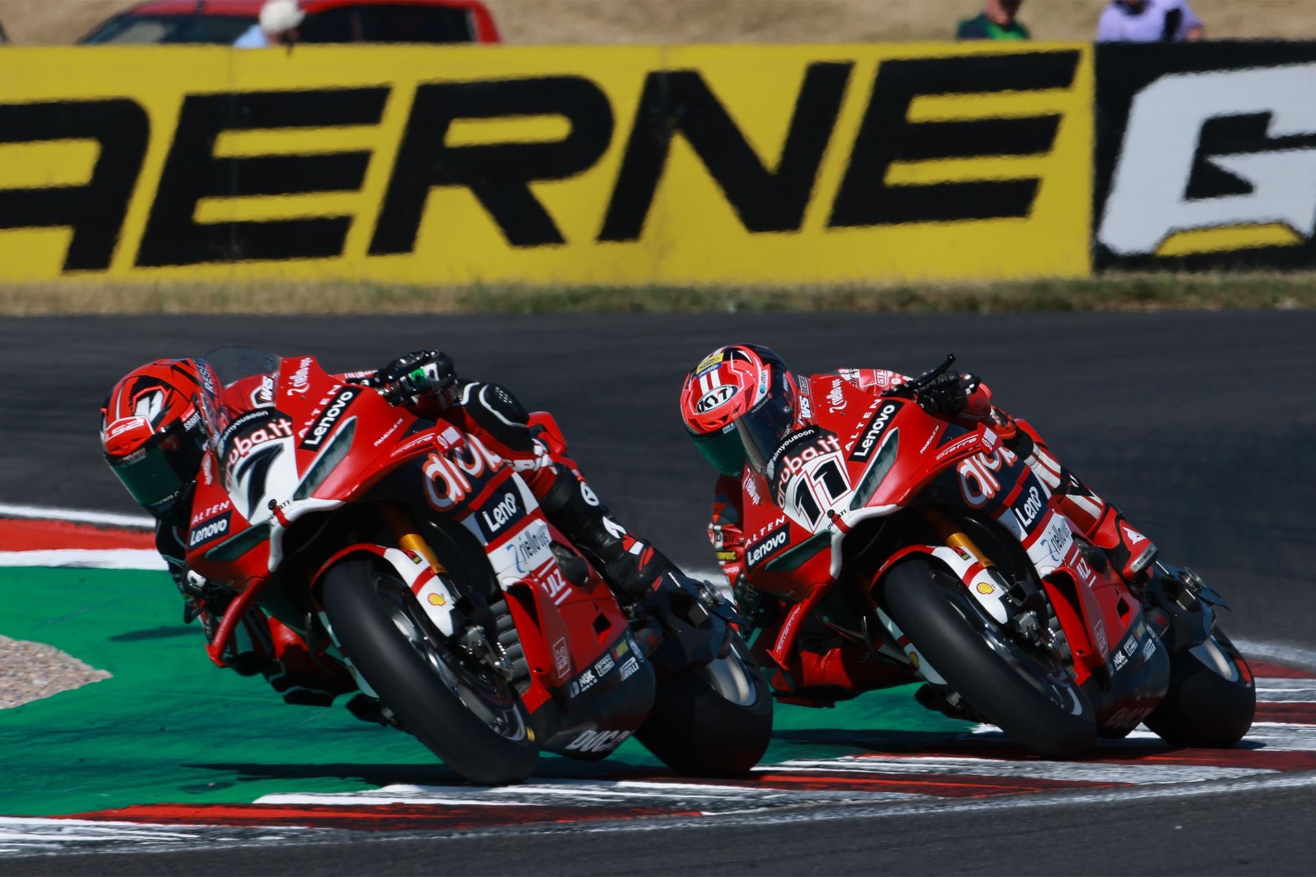 Iker also tried it in the Superpole Race, but it didn't go as expected