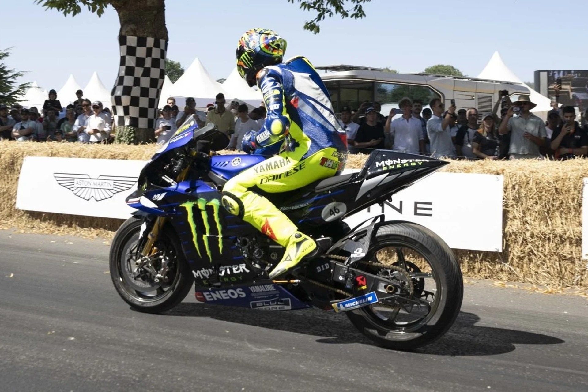 Valentino Rossi vuelve a pilotar su Yamaha YZR-M1 en Goodwood Festival 2026