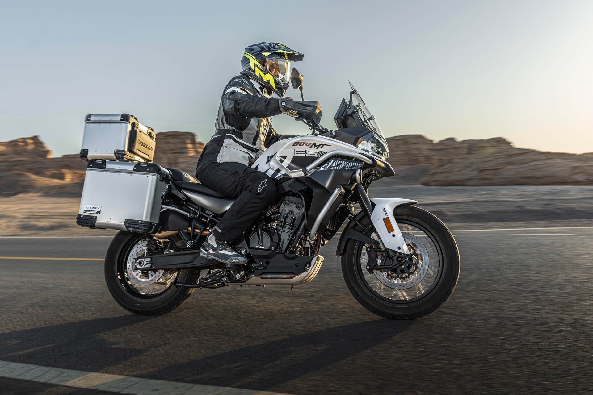 CFMOTO 800MT-ES 2026