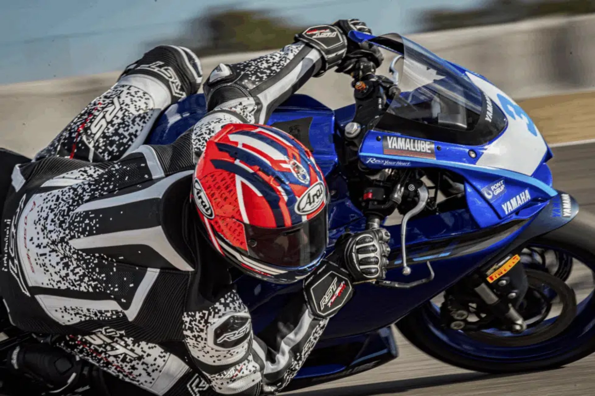 How to clean a helmet in summer