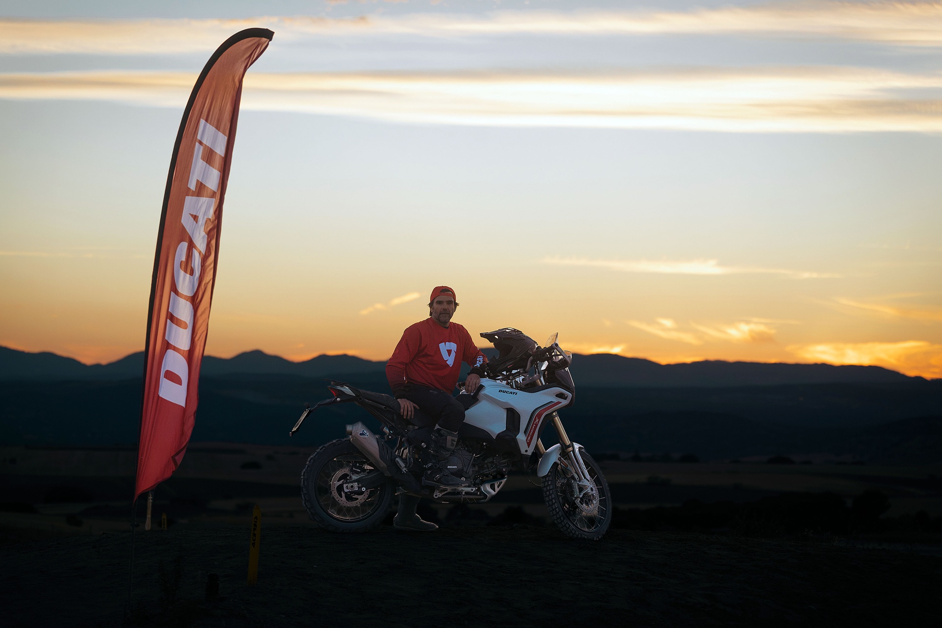 Ducati prepares a complete off-road offensive: DesertX, Desmo450 MX and two new bikes on the horizon