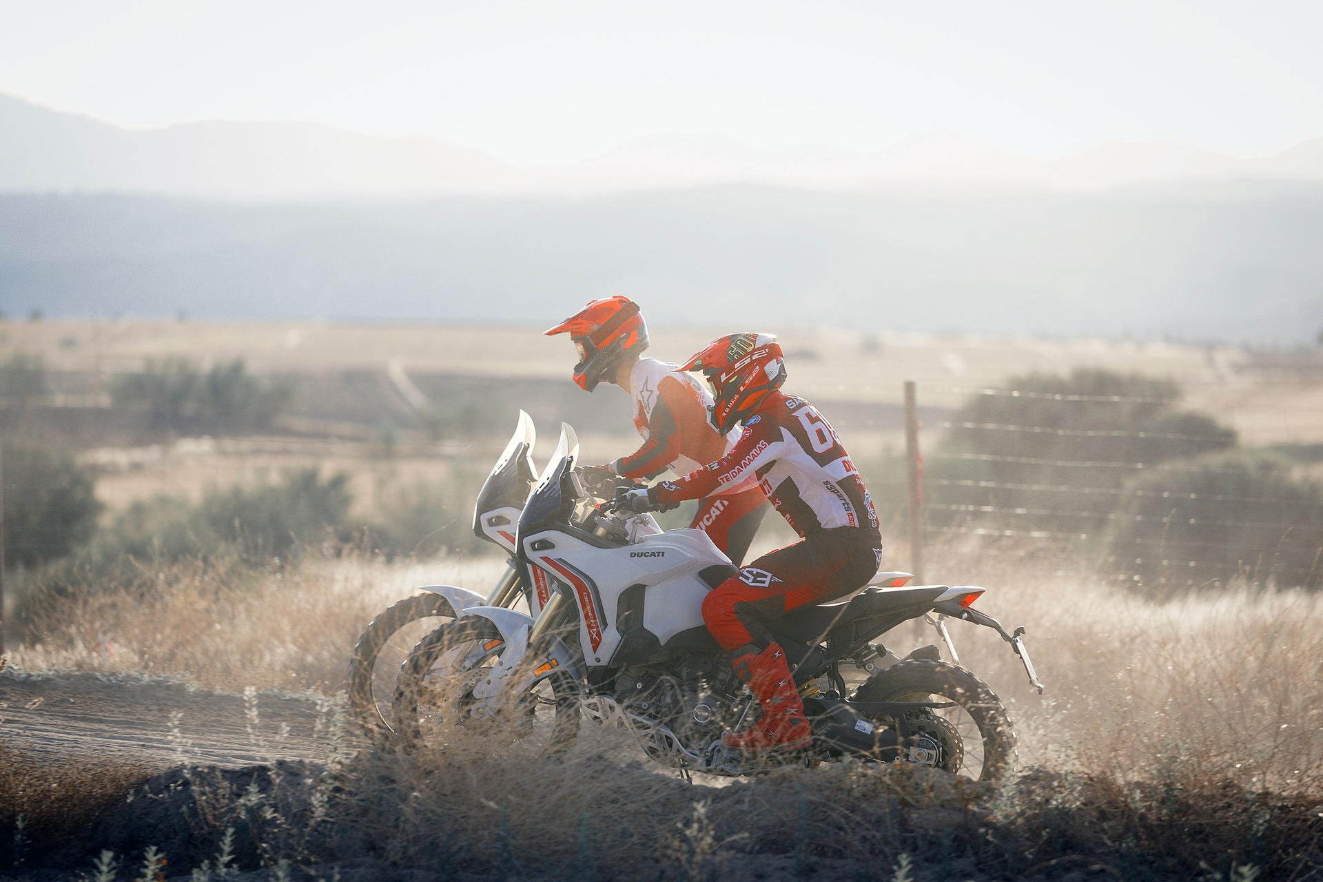 Ducati prepares a complete off-road offensive: DesertX, Desmo450 MX and two new bikes on the horizon