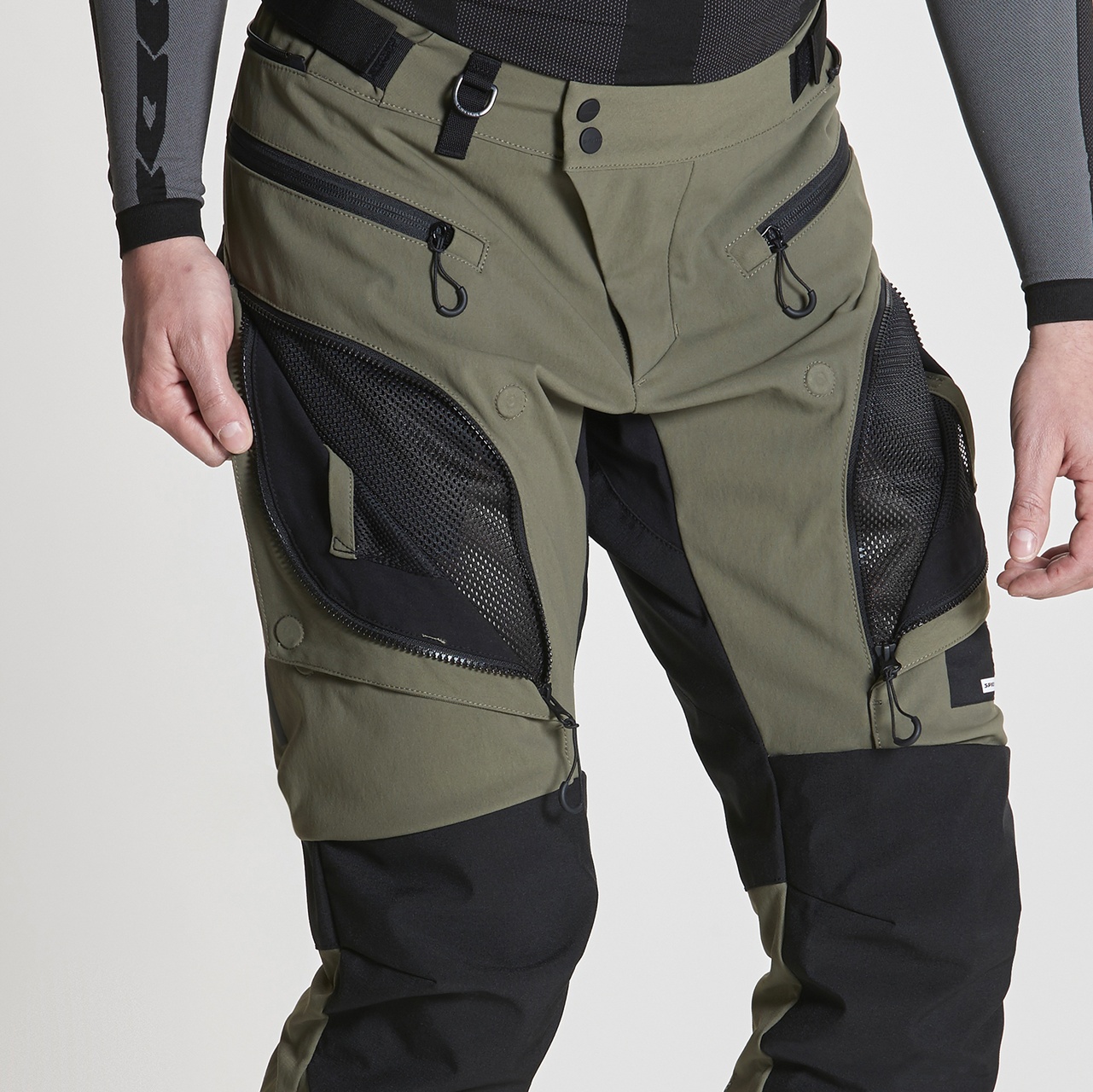 SPIDI Frontier 2026: adventure equipment that protects without looking like armor