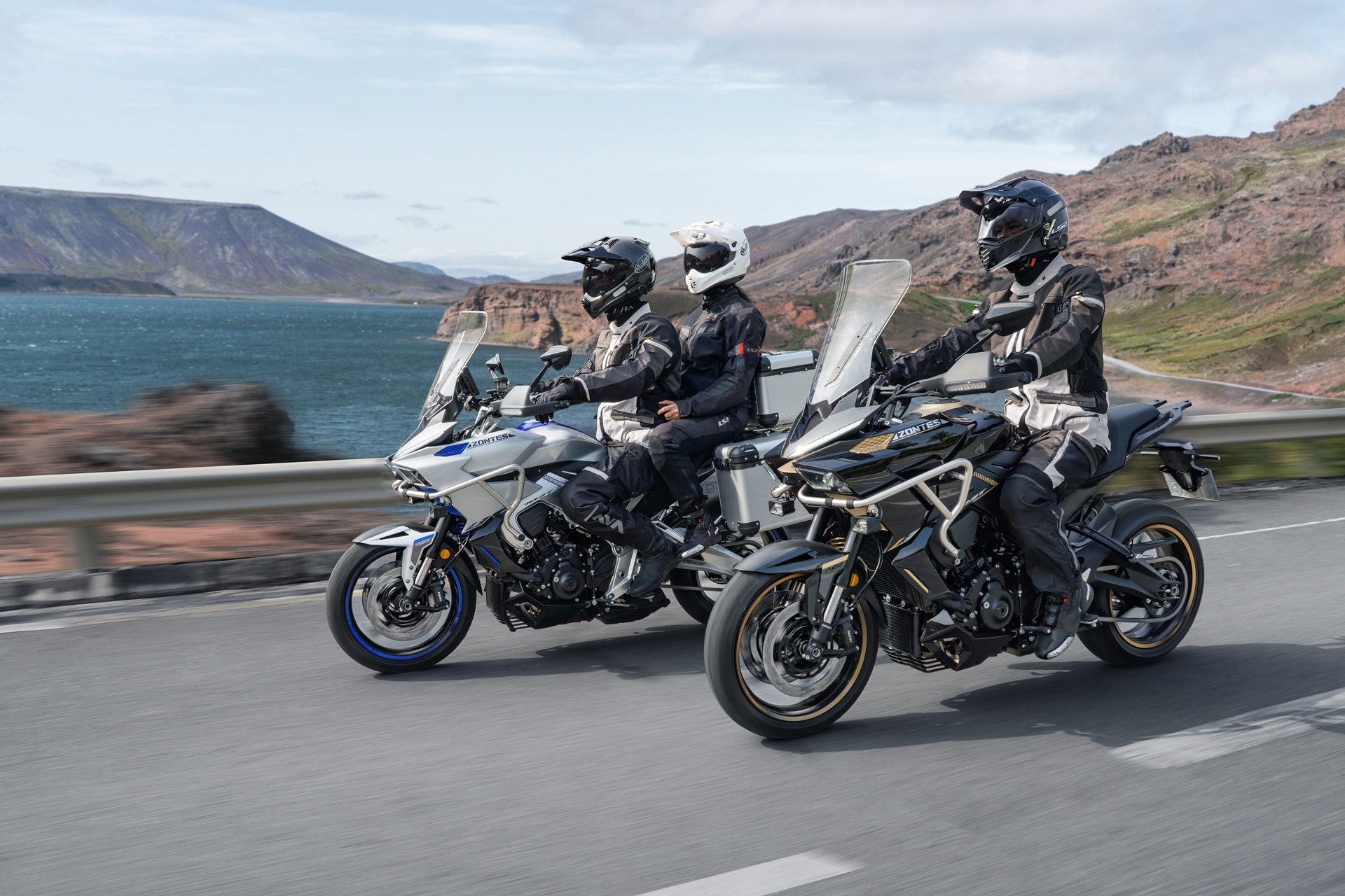 Zontes completes its 703 range with two 95 HP three-cylinder engines: a touring and a naked from 6,488 euros