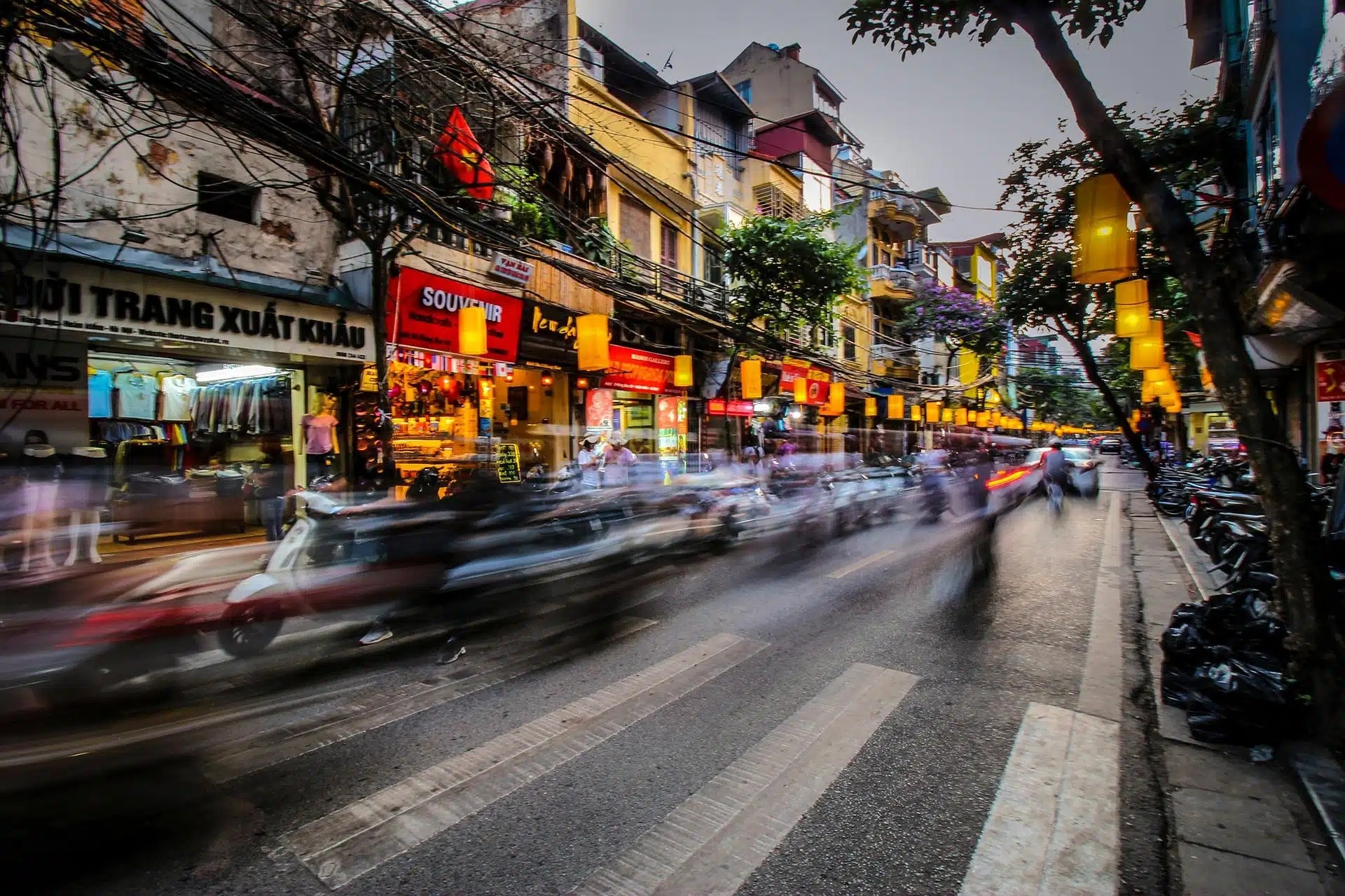 ZBEs arrive in Vietnam and India and with them the “extermination” of gasoline motorcycles