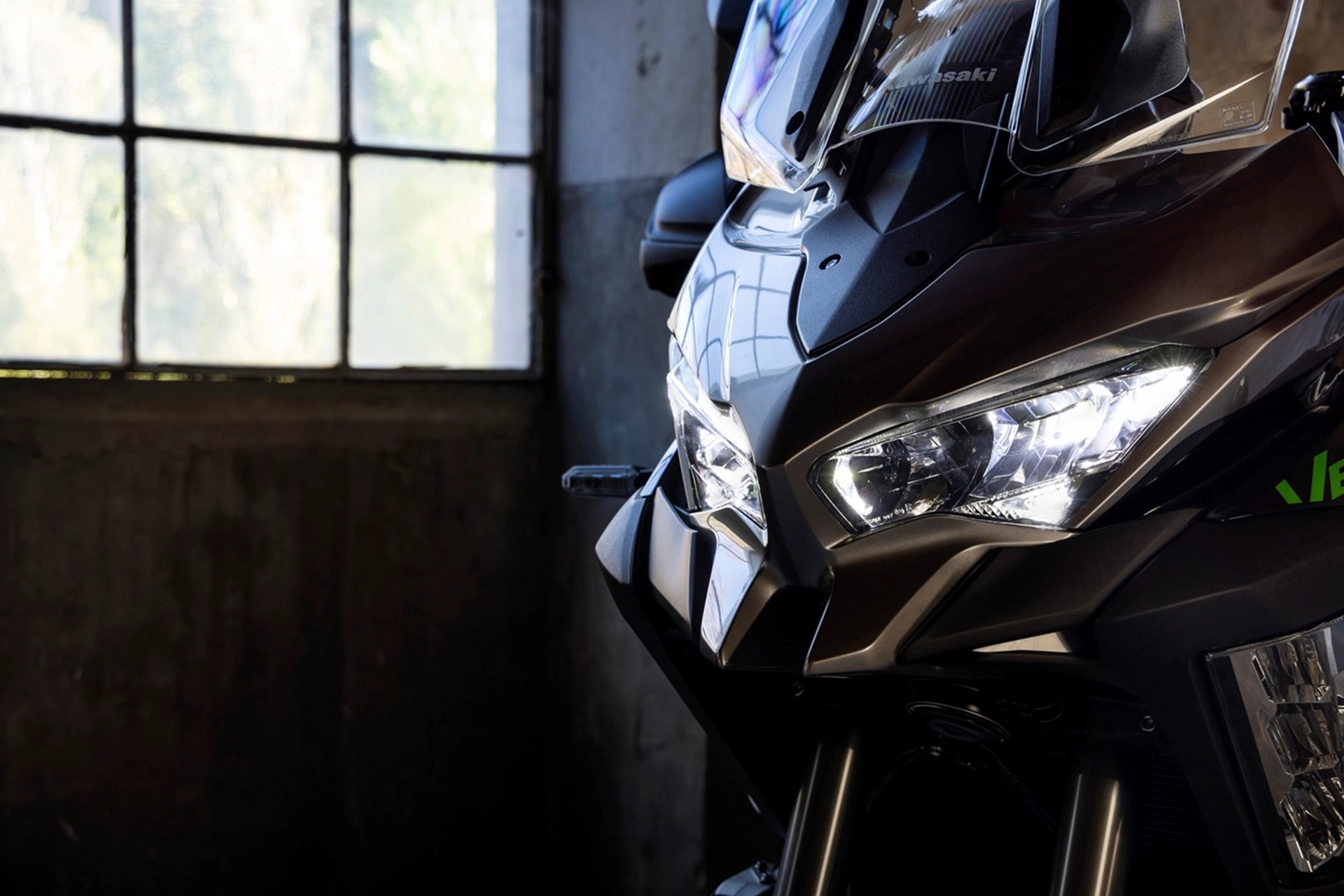 Kawasaki amplía sus horizontes comerciales con una Versys 900 de nueva factura para 2027