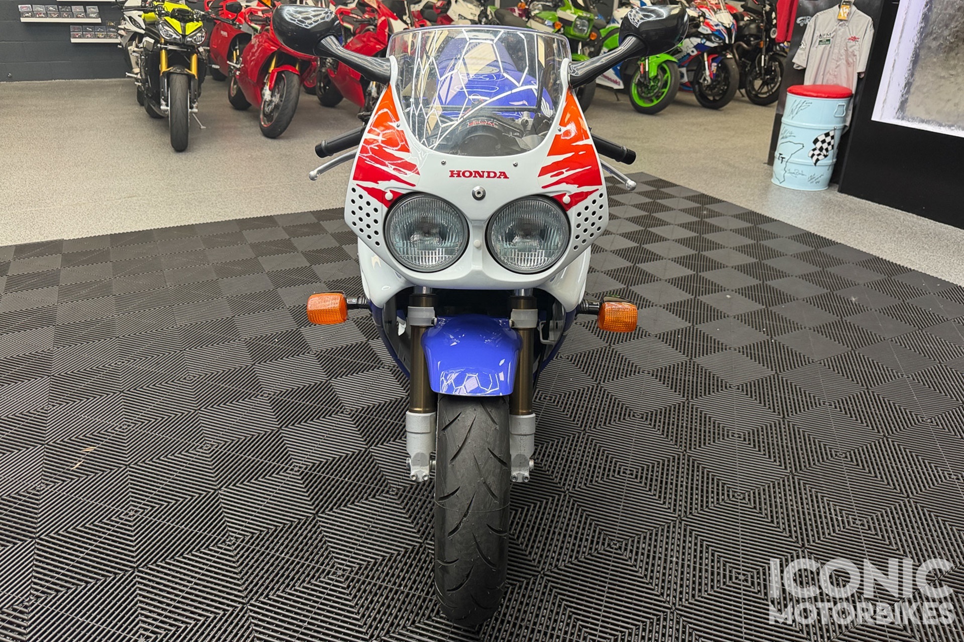 This impeccable Honda CBR900RR SC28 belonged to “Captain Slow” and is now for sale