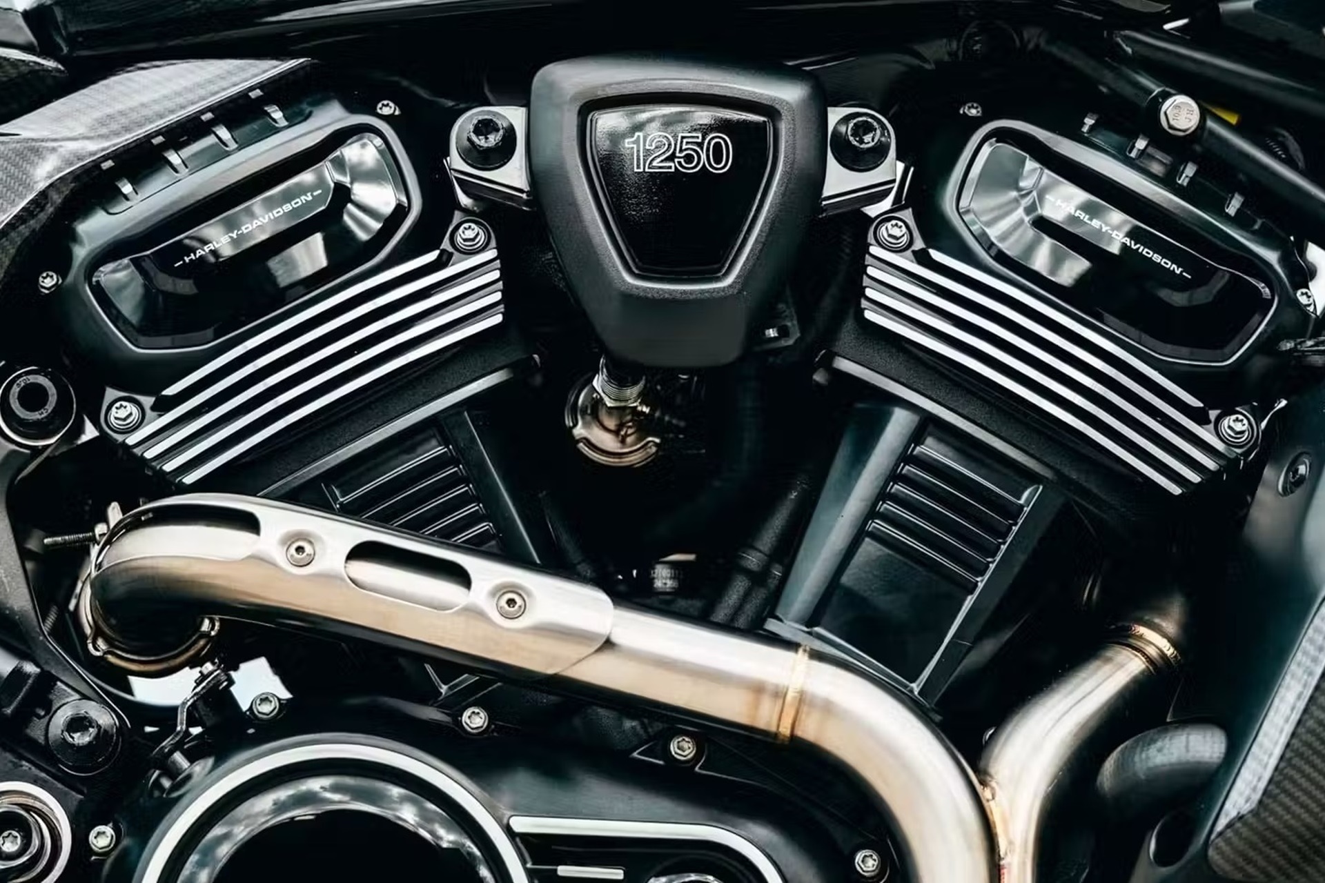 Harley-Davidson prepares the registrationable version of its spectacular RMCR Concept