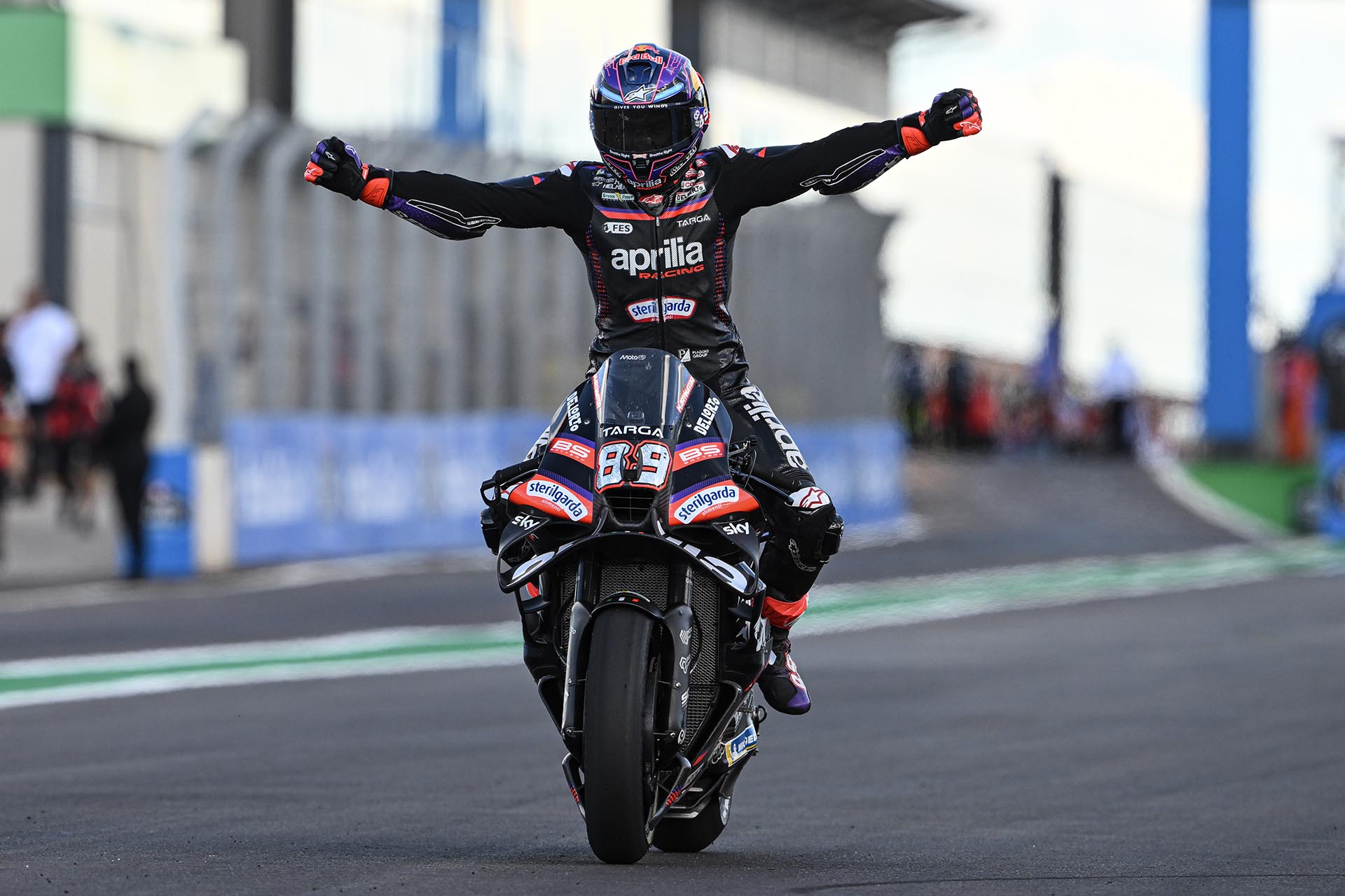 Martín arrives at Silverstone as championship leader