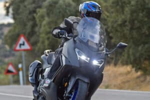 8 tips and tricks to ride a sports scooter at PRO level