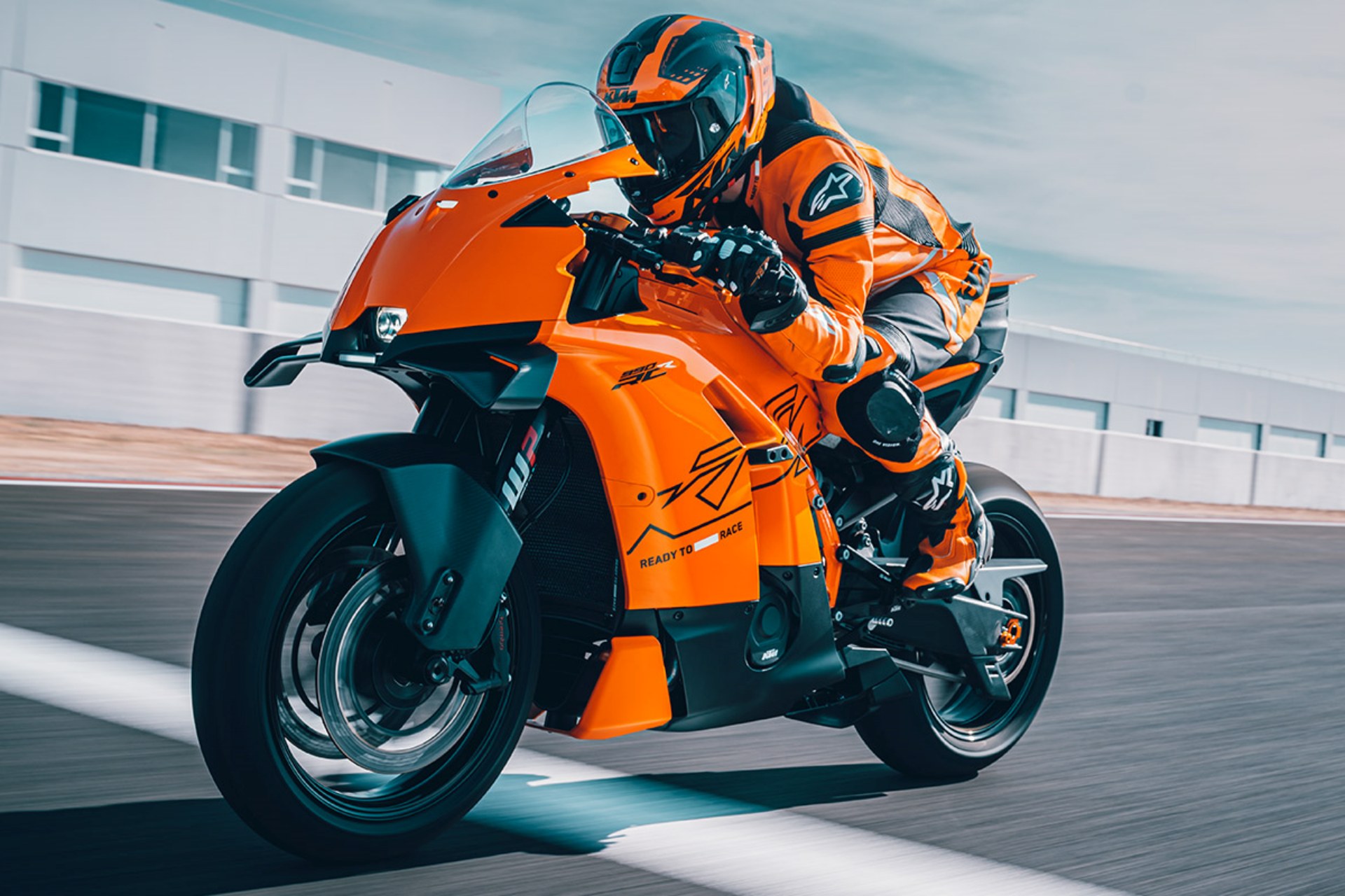 KTM 990 RC R and 990 RC R Track 2026