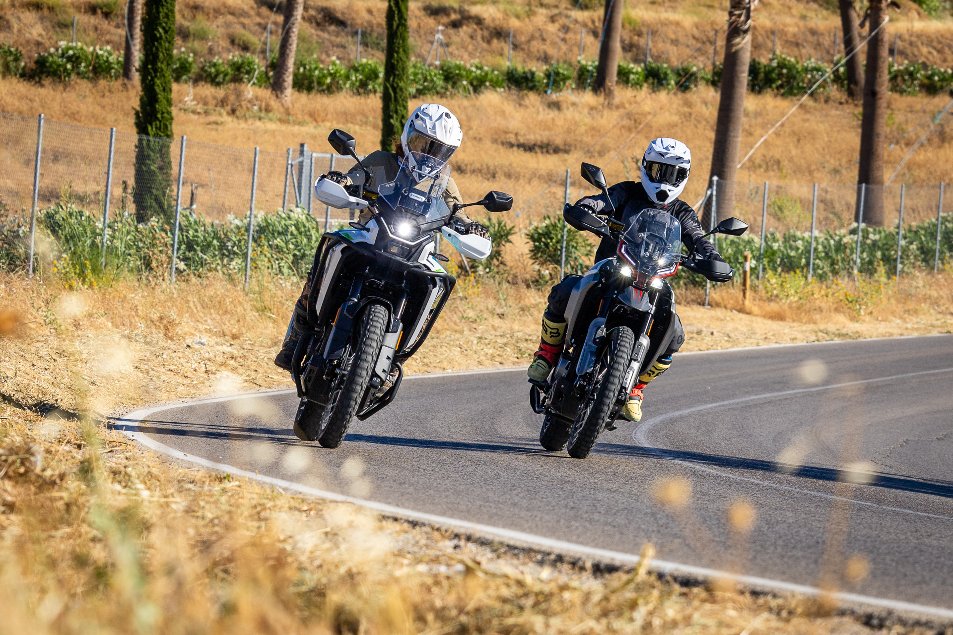 Comparison: Moto Morini Alltrhike 450 Vs CFMOTO 450MT