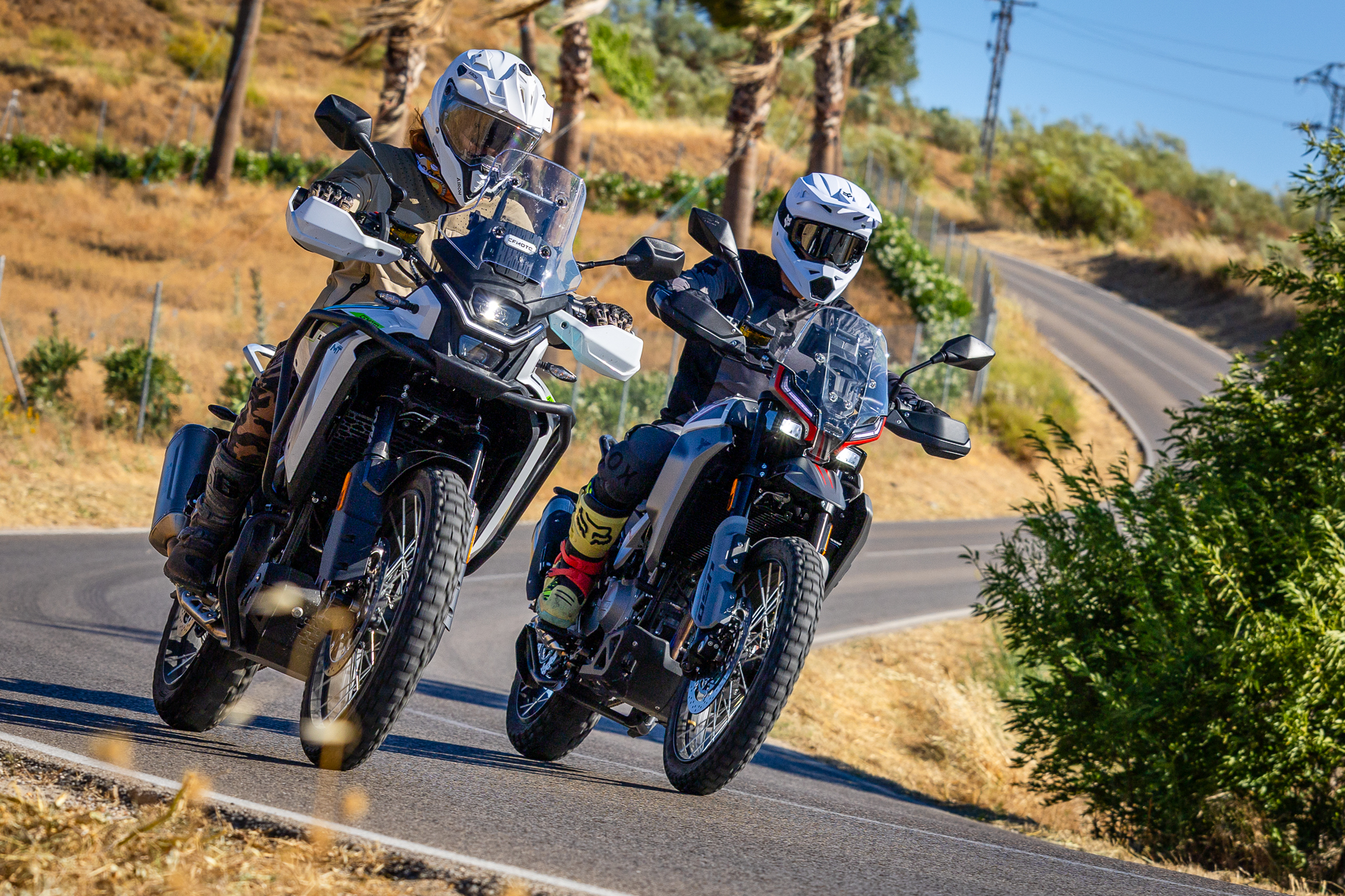Comparativa: Moto Morini Alltrhike 450 Vs CFMOTO 450MT