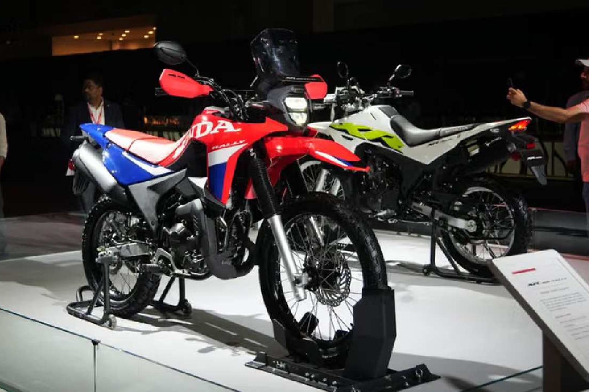XR300L and XR300 Rally: this is Honda's new access trails