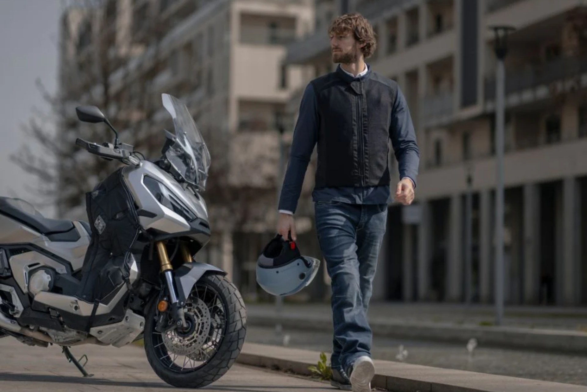 Motorcycle airbag 2026
