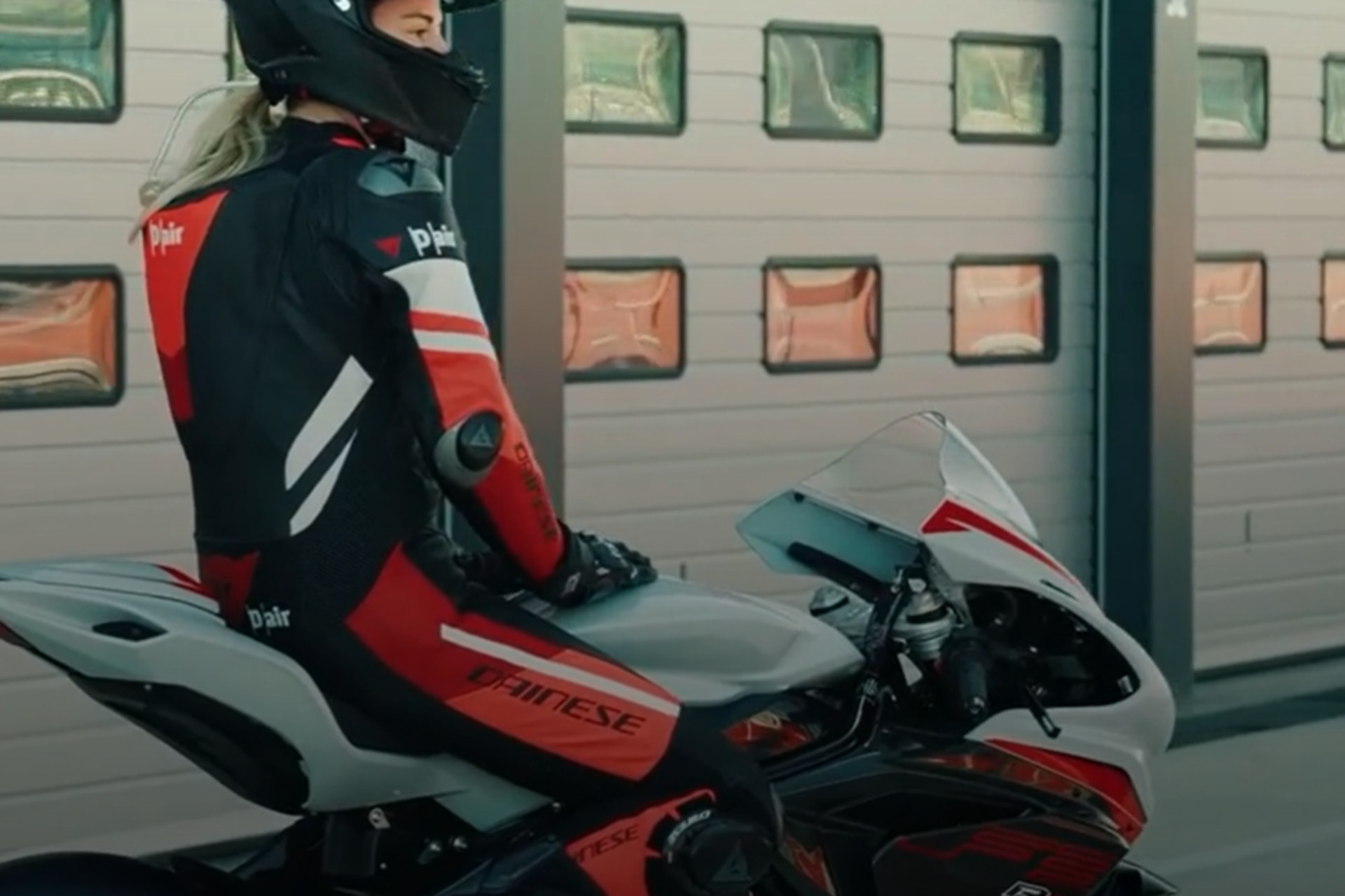 Motorcycle airbag 2026