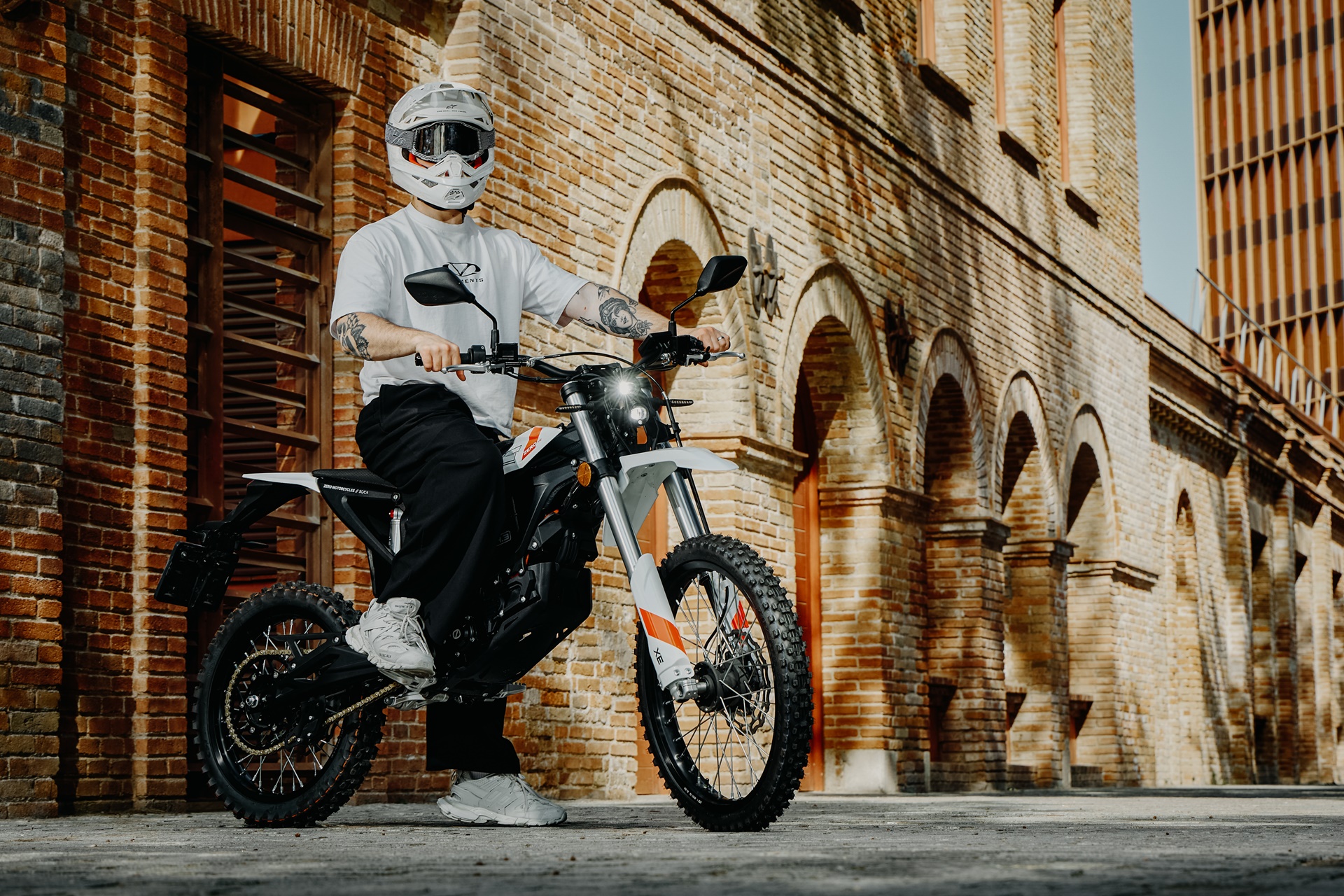 Zero Motorcycles presenta en España “Bonus Motorista Novel”: hasta 500 euros de reembolso por la compra de tu moto nueva