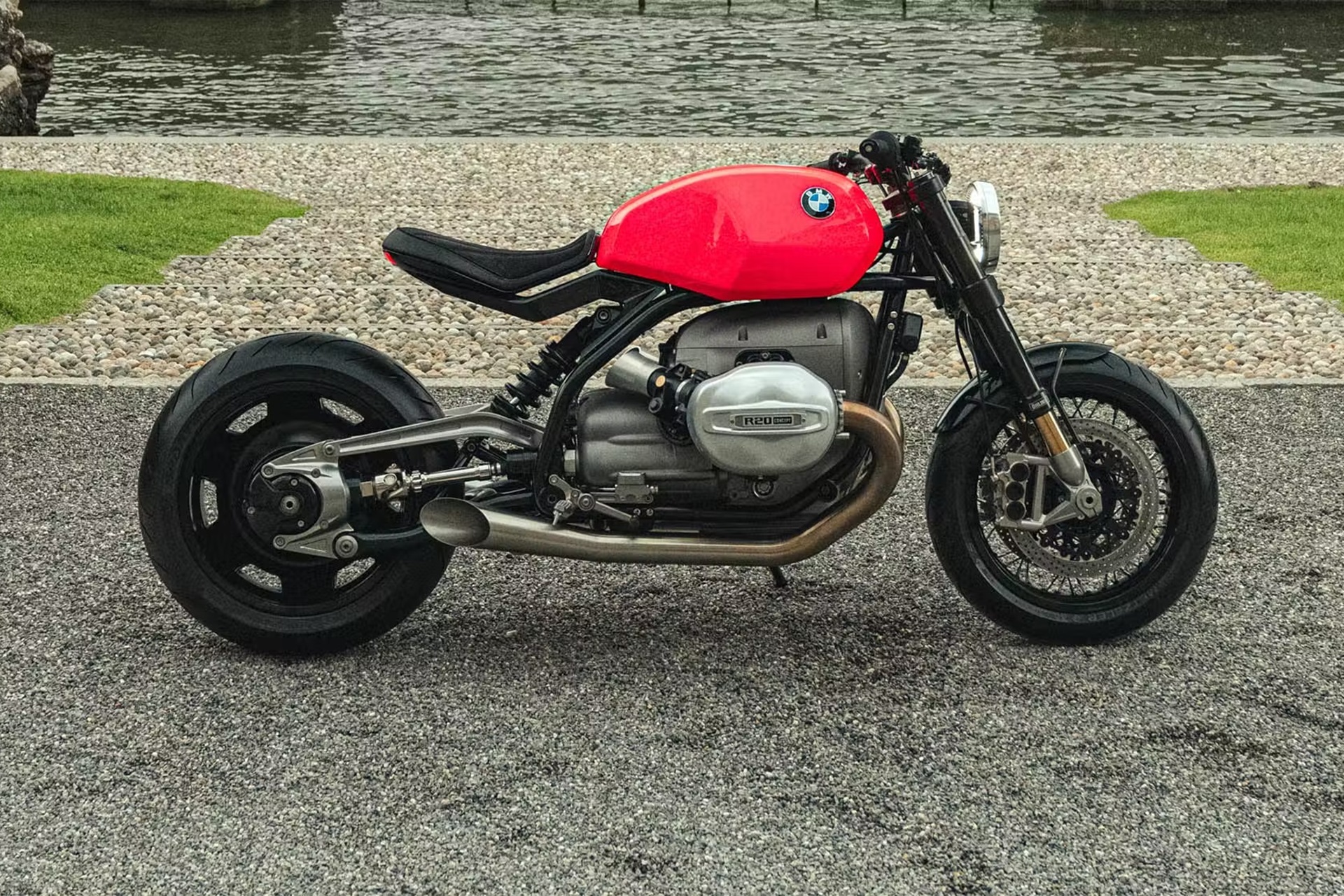 The new BMW R20 finalizes its development on German roads