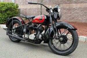 An “Ex” of Steve McQueen is auctioned for more than 65,000 euros