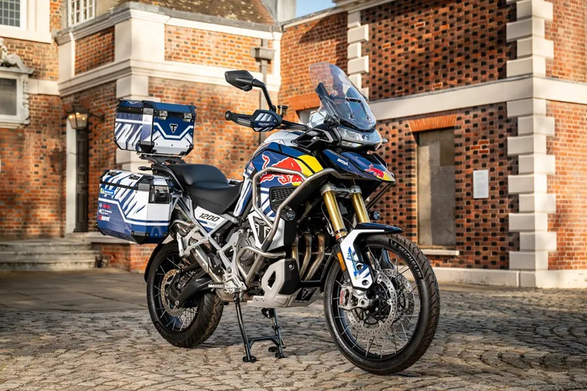 Sam Sunderland resumes his challenge of going around the world on a motorcycle in 19 days