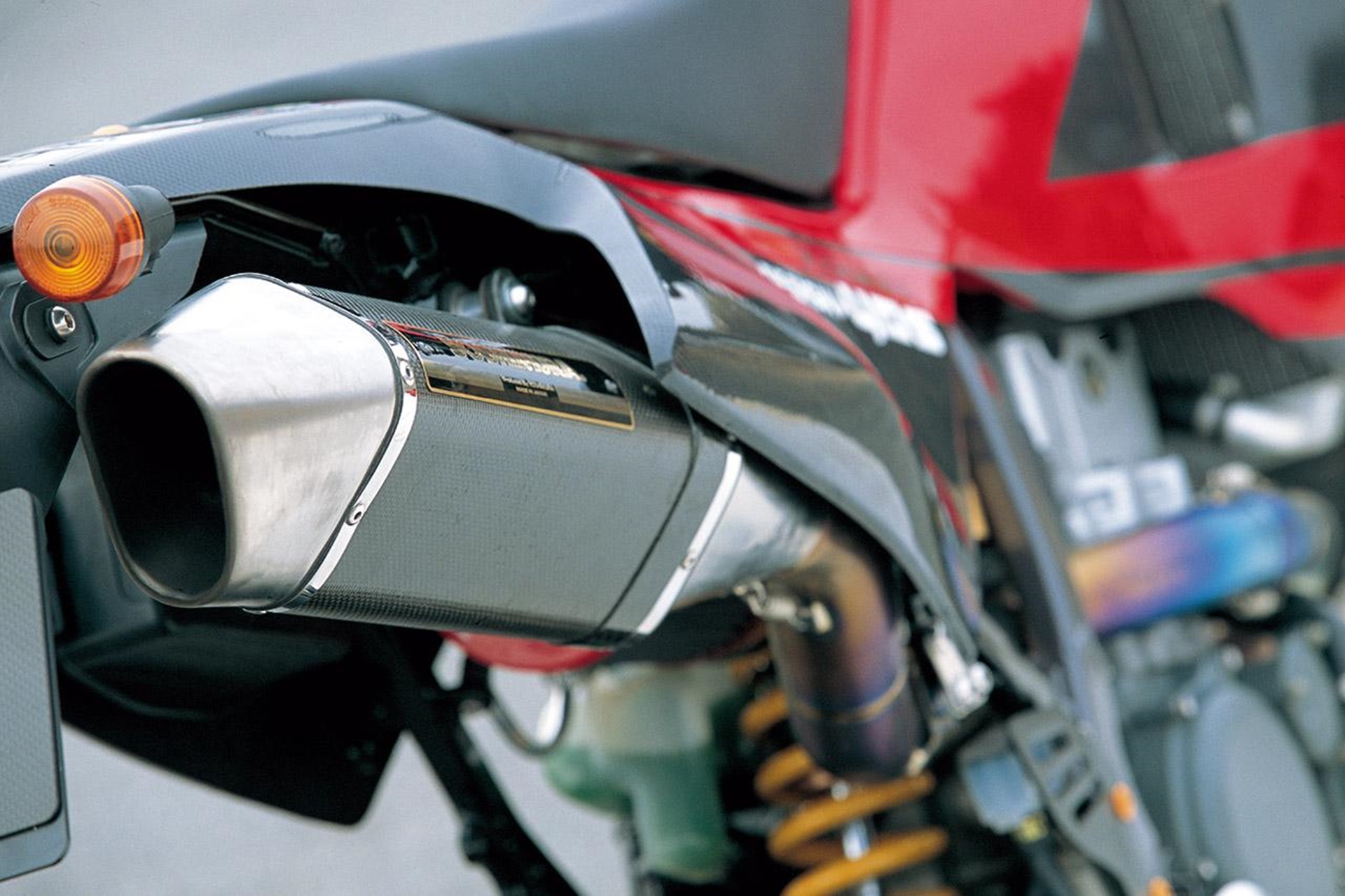 Yoshimura M450R: The definitive Supermotard was invented more than decades ago