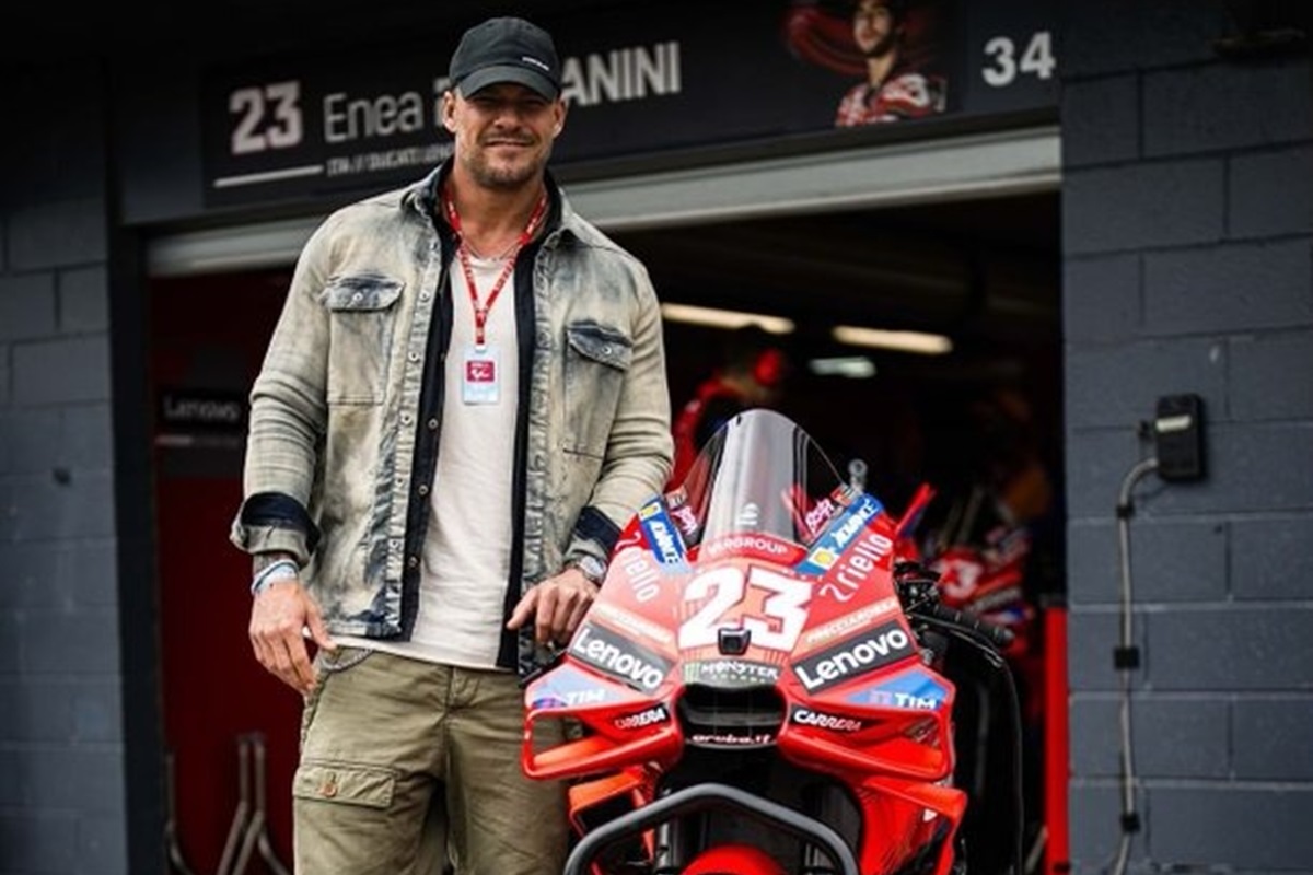 Alan Ritchson will be the protagonist of a new film set in MotoGP