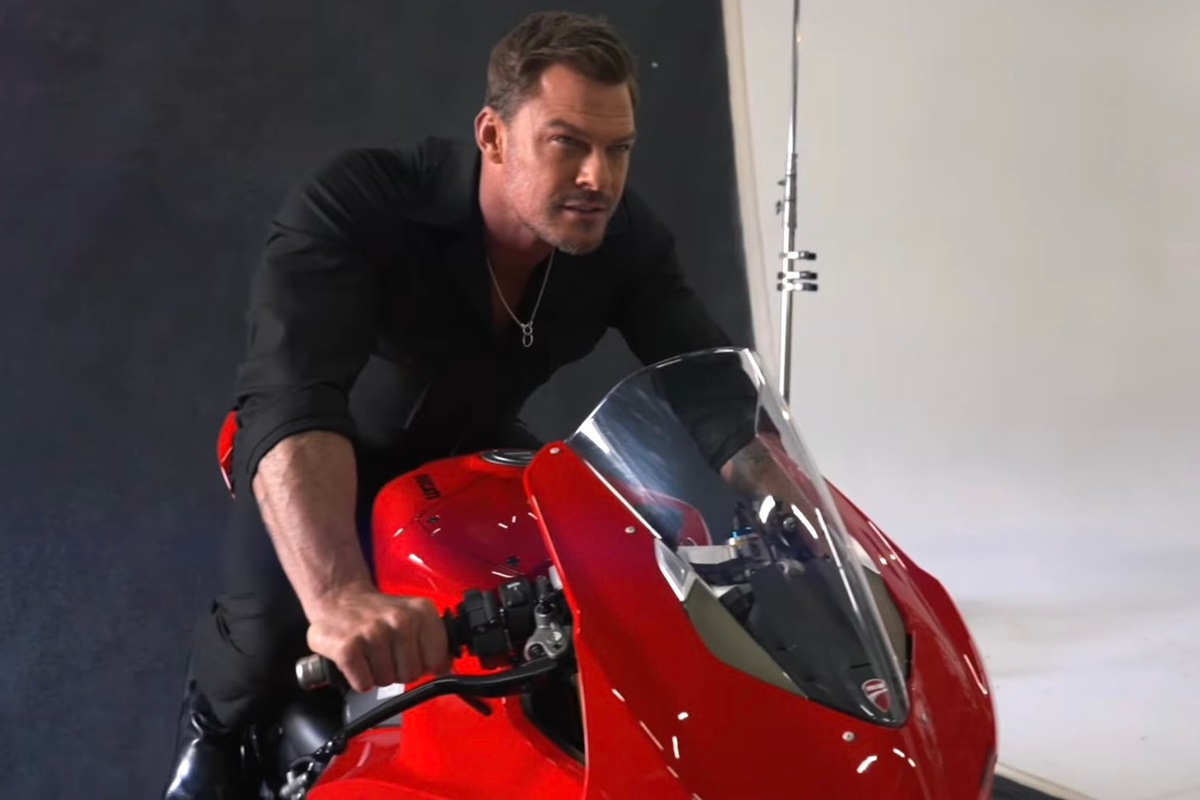 Alan Ritchson will be the protagonist of a new film set in MotoGP