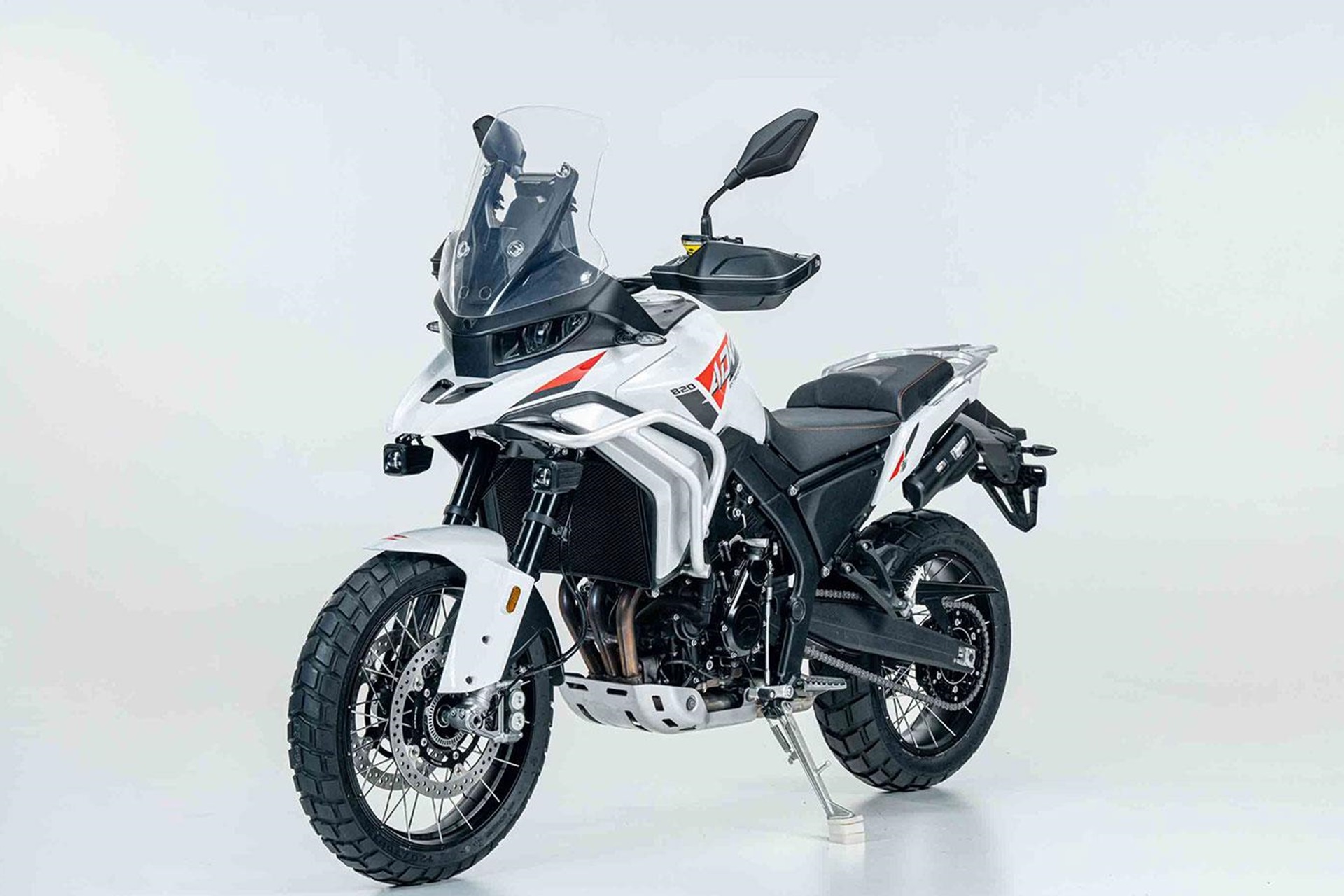 ZXMoto revela su nueva 820X y entra de lleno en la categoría ADV de altas prestaciones