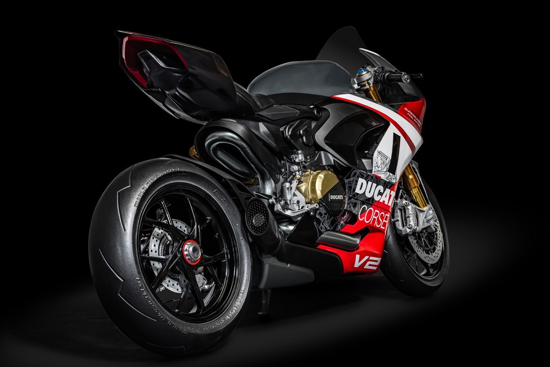 Panigale V2 Superquadro Final Edition: now in an exclusive 1:4 scale model