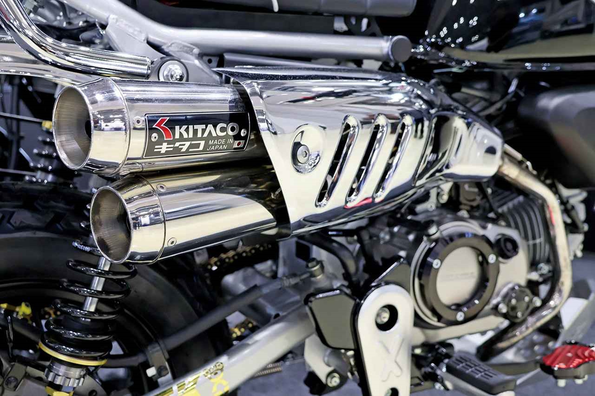 Monkey 125 Black Limited by Kitaco