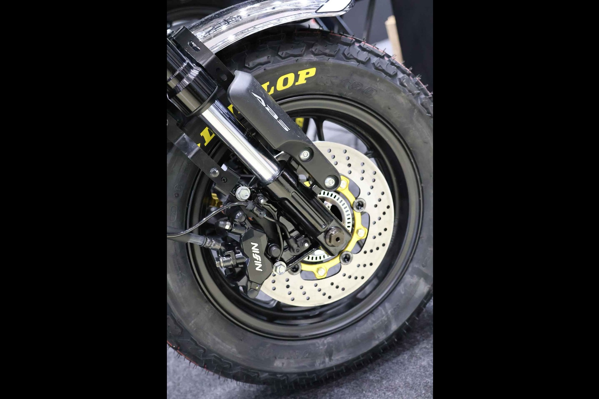 Monkey 125 Black Limited by Kitaco