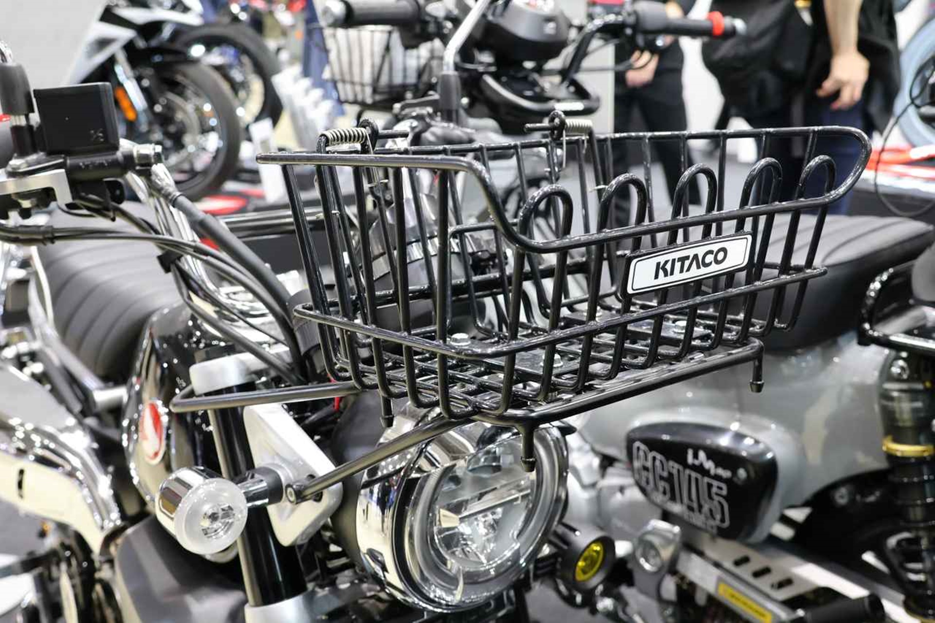 Monkey 125 Black Limited by Kitaco