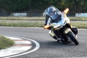 Zayn messes it up again: at 25 kilos he handles a Gold Wing better than you and me