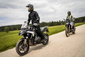 How to choose a motorcycle helmet for long routes this summer?
