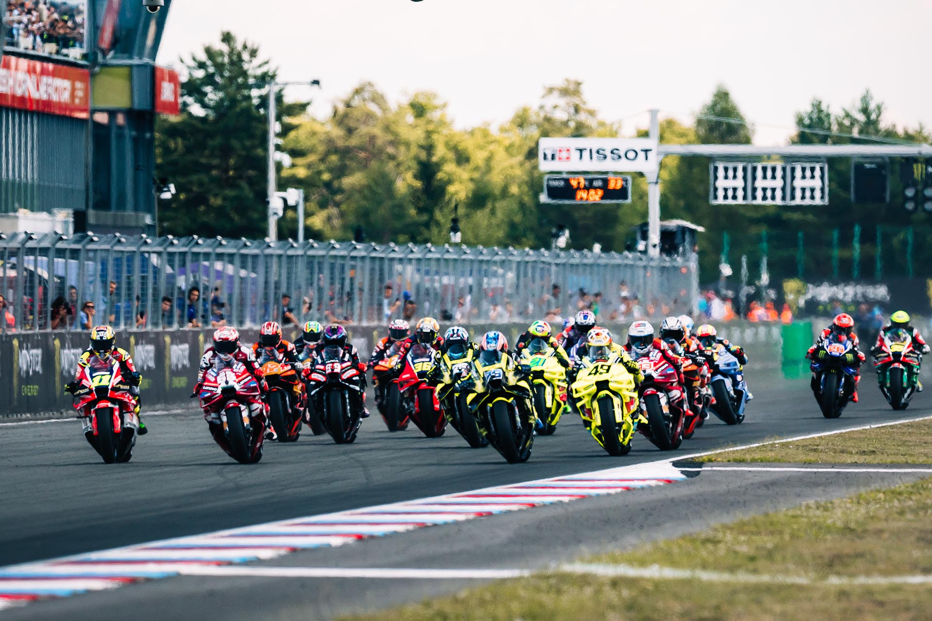 From MotorLand to Cheste everyone will try to achieve the title
