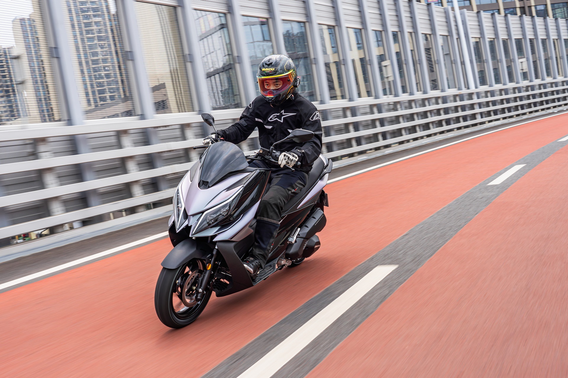 Zontes expands its range with the new 125V: 108 kg, 15 HP and complete technological equipment