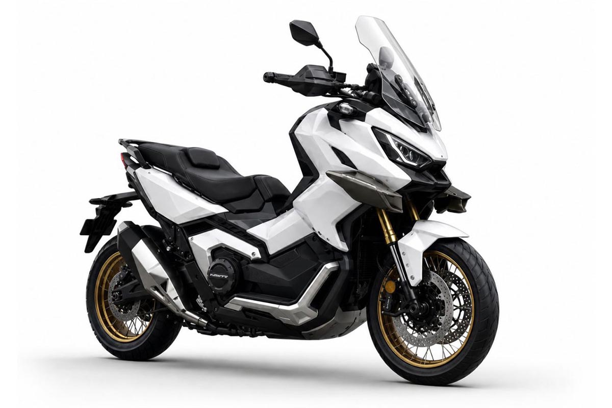 The aesthetics of the model are clearly reminiscent of Honda's X-ADV