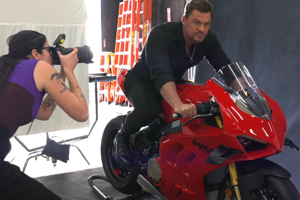 Alan Ritchson will be the protagonist of a new film set in MotoGP