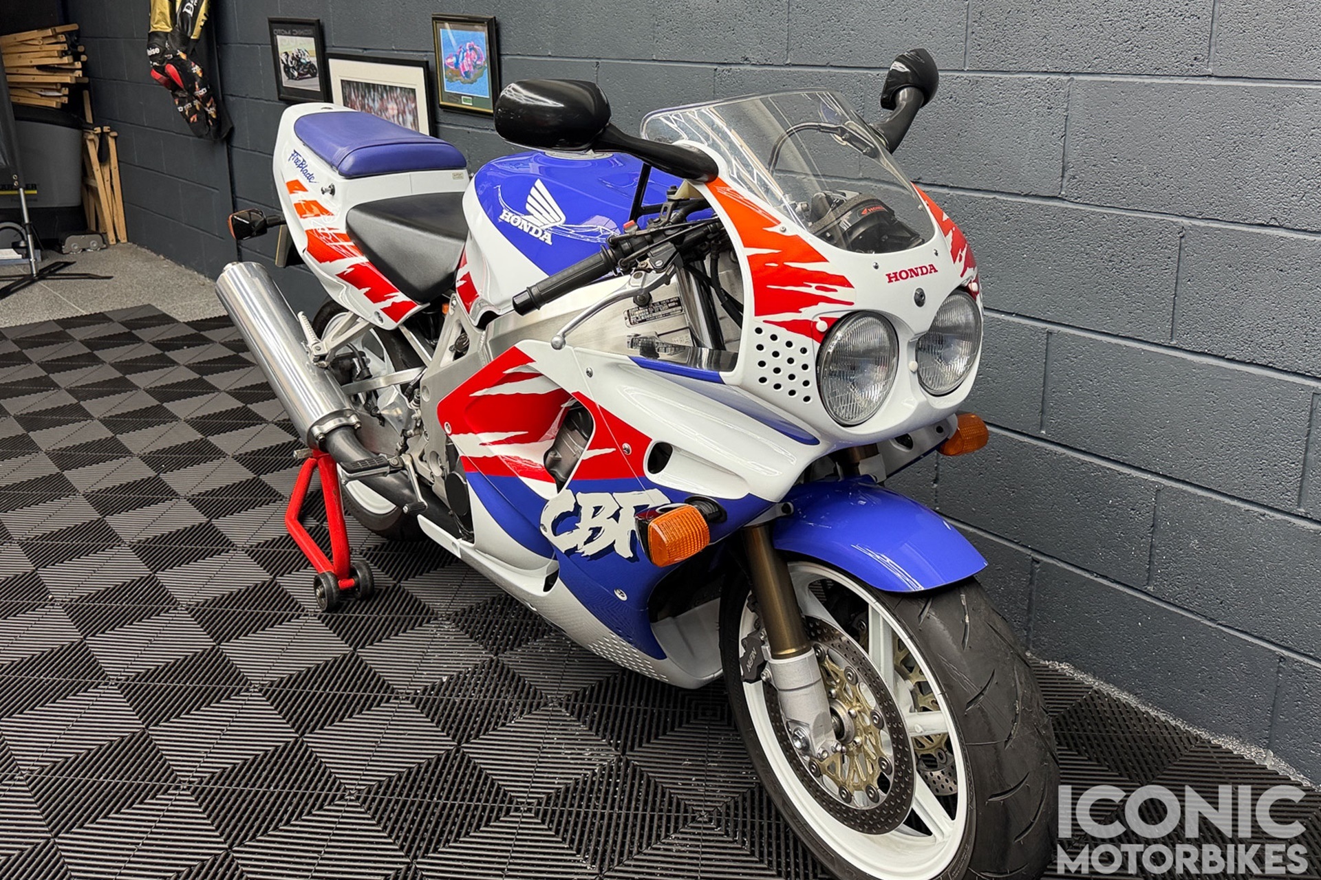 This impeccable Honda CBR900RR SC28 belonged to “Captain Slow” and is now for sale