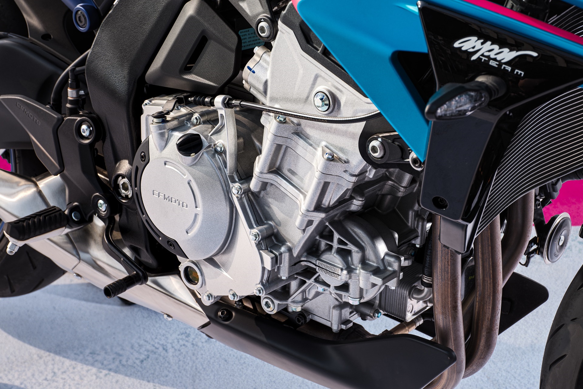 New 675NK Aspar Edition: CFMOTO dresses its sports naked with an exclusive decoration