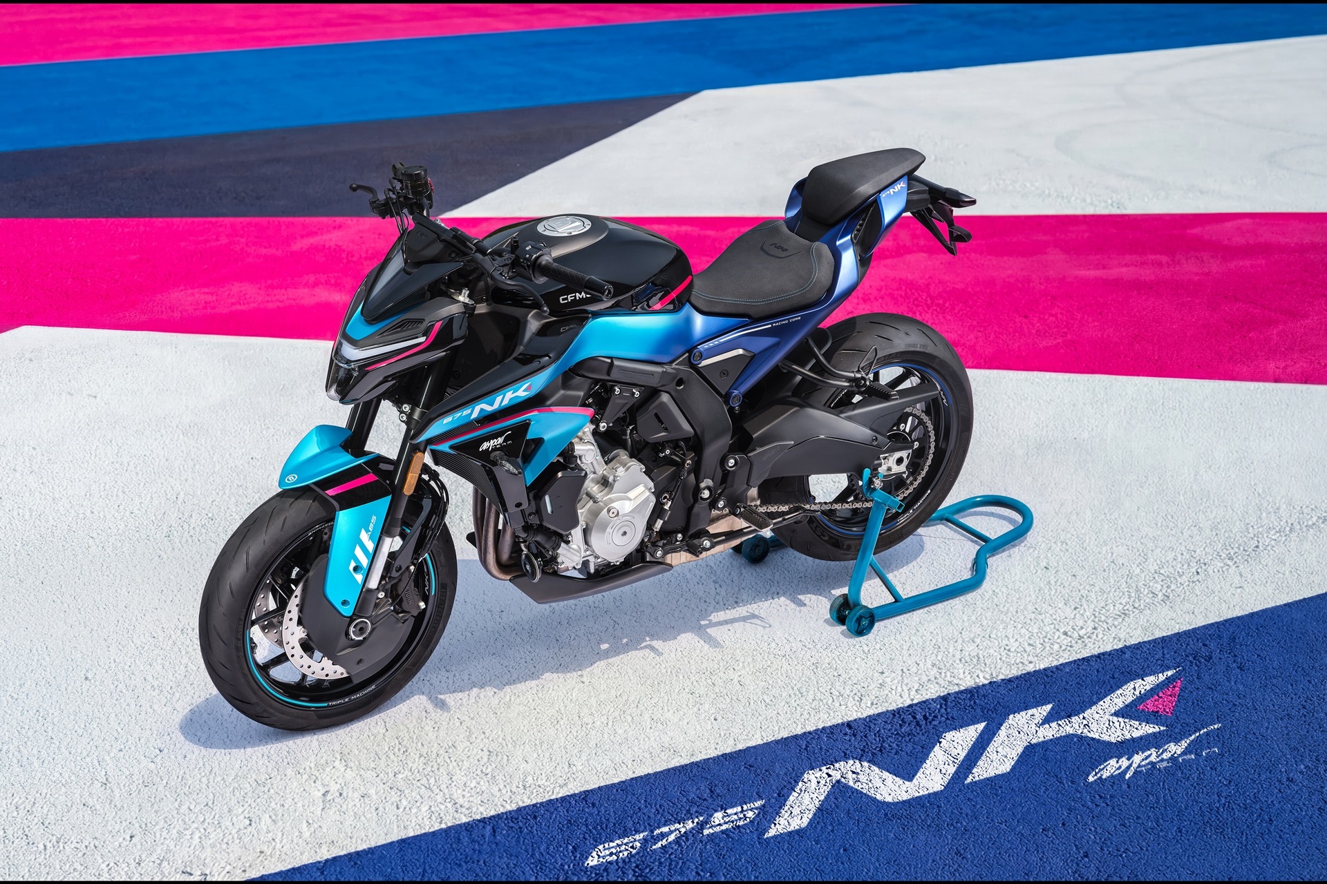 New 675NK Aspar Edition: CFMOTO dresses its sports naked with an exclusive decoration