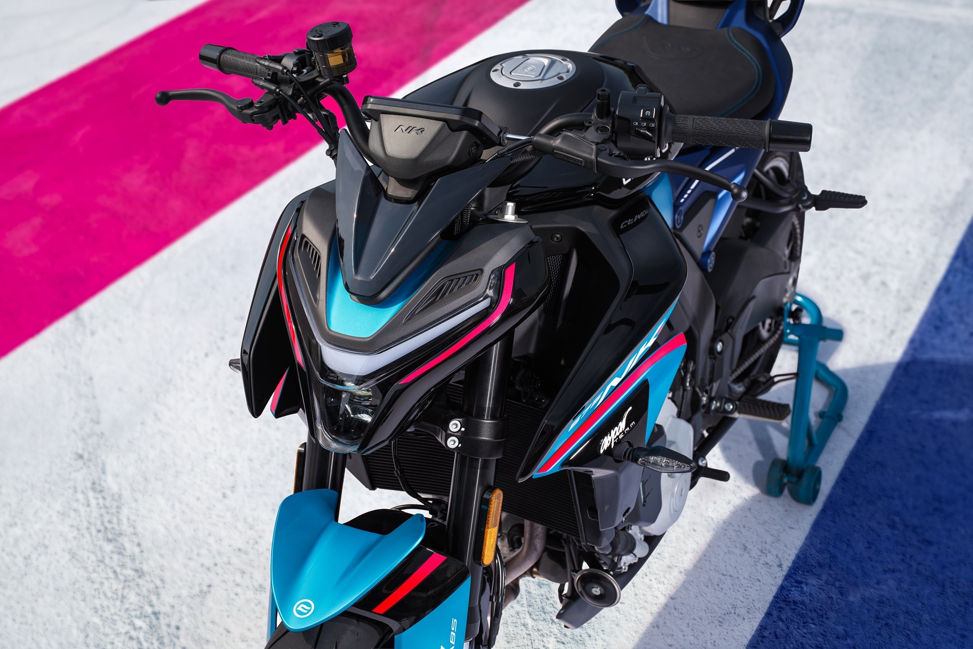 Nueva 675NK Aspar Edition: CFMOTO viste su naked deportiva con una exclusiva decoración