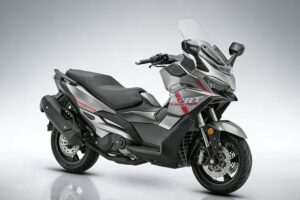 Fort 600: QJMotor debuts in the twin-cylinder maxi scooter segment