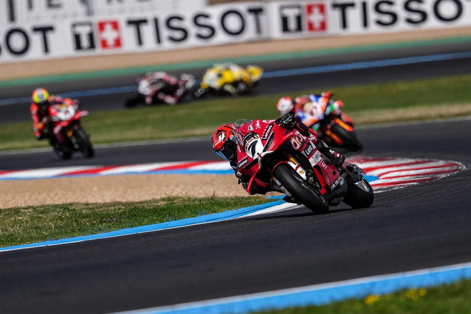 Lecuona tried everything again, but had to settle for second position