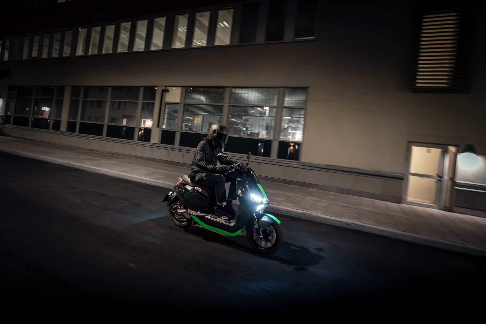 FQiX x Razer Special Edition: urban mobility under an iconic design language